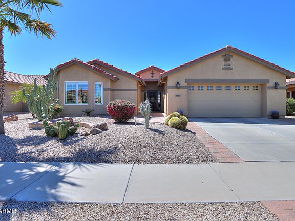 3rd image of 2647 E DESERT WIND Drive