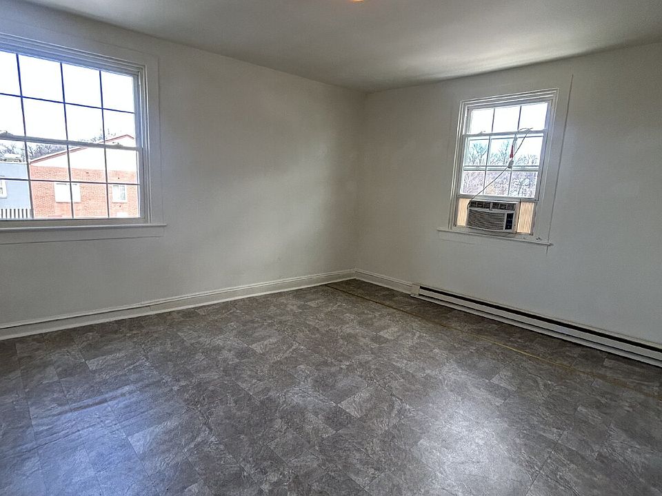 1st image of 529 E Main St Front 3