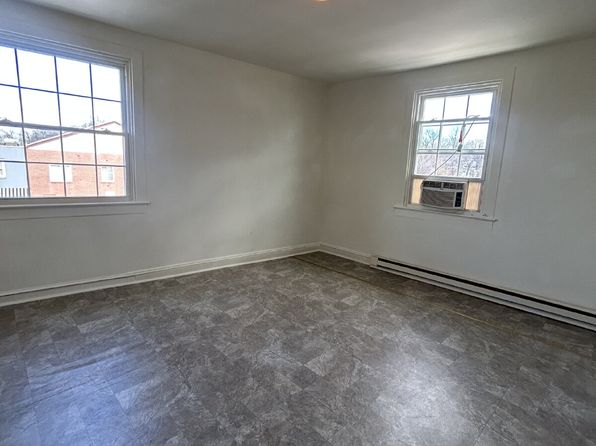 529 E Main St Front 3