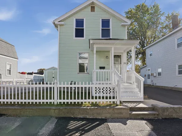 31 Bunker Hill Ave, Lowell, MA 01850