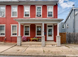 245 W Franklin St, Womelsdorf, PA 19567