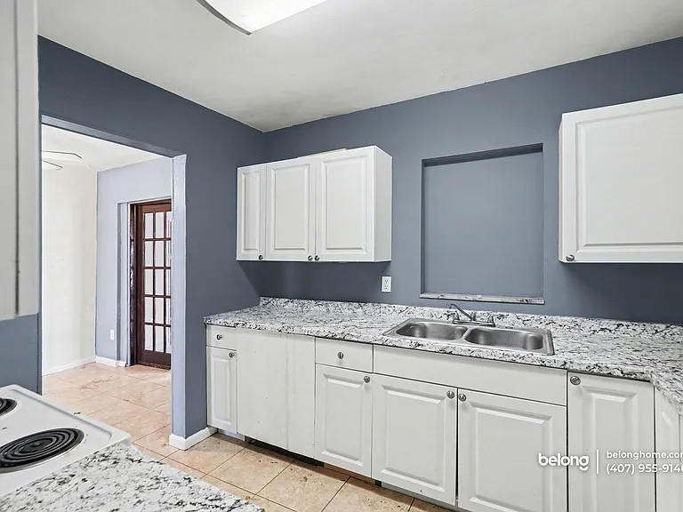 865 Canada St NE — Photo 5