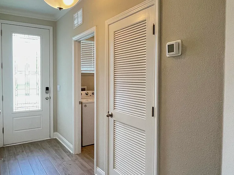 300 Thistleton Way — Photo 4