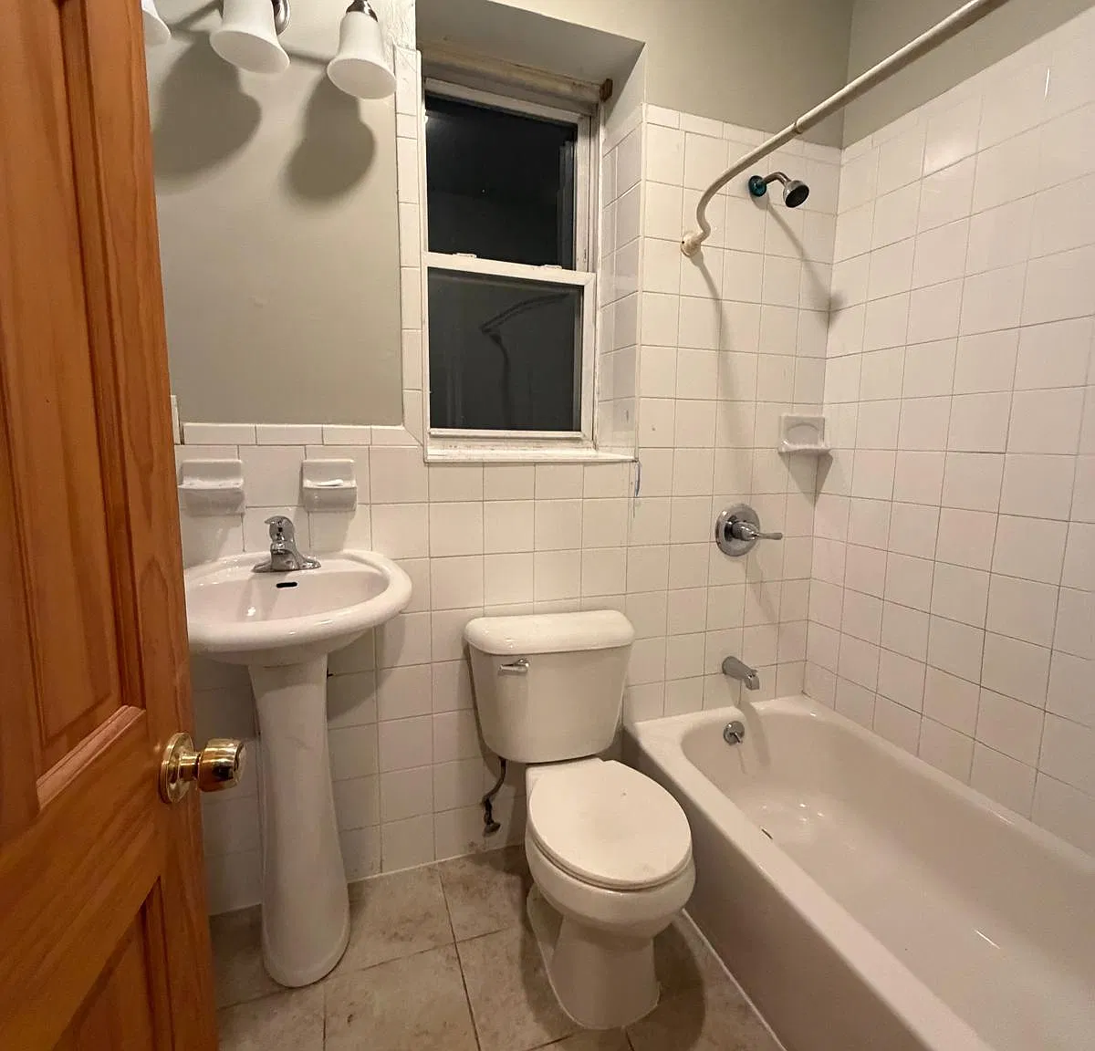 4 bed, $4,000 — Photo 3