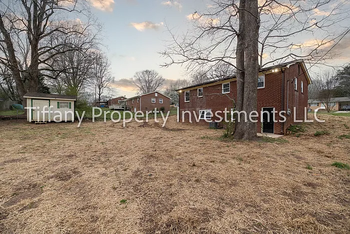 2331 Woodleaf Dr — Photo 23