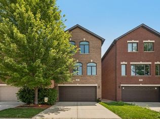 2813 S Grove St, Null, IL 60608