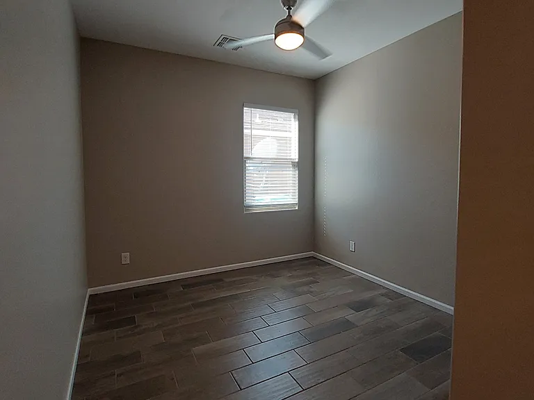 1025 S 200th Ln — Photo 19