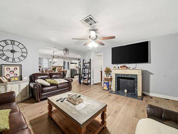 5th image of 731 Meneley Rd