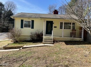 428 Delaware Ave, Oak Ridge, TN 37830