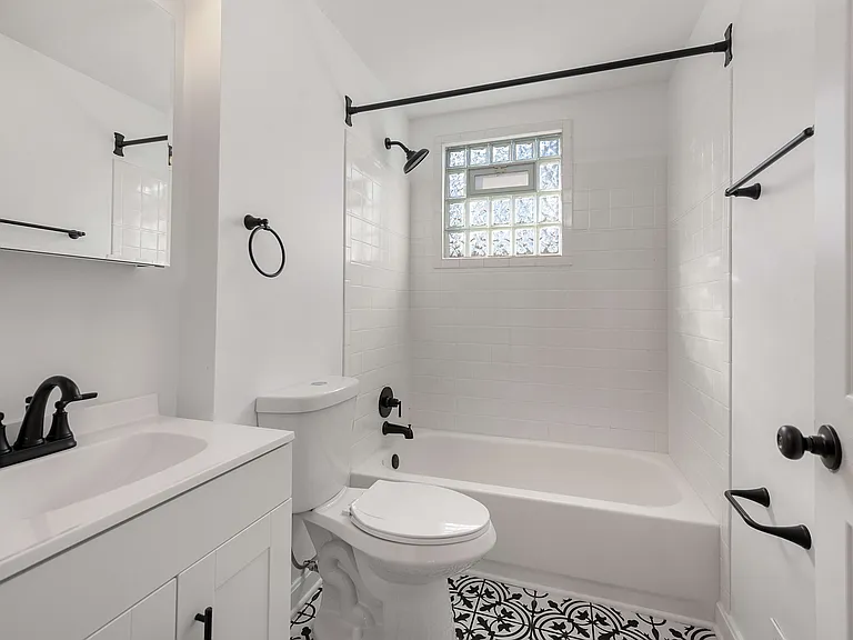 4011 Banley, Unit 3 (43) 4011 Banley, Unit 3 (43)