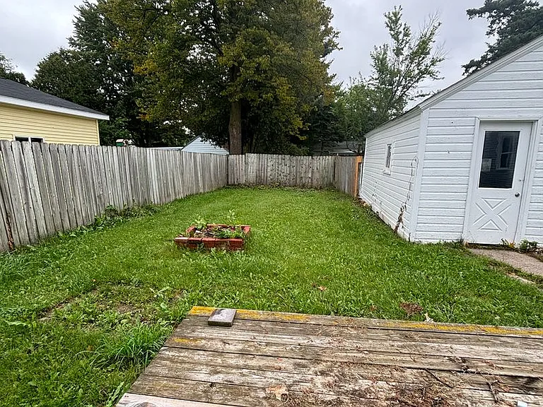 132 McKinley Ave — Photo 7
