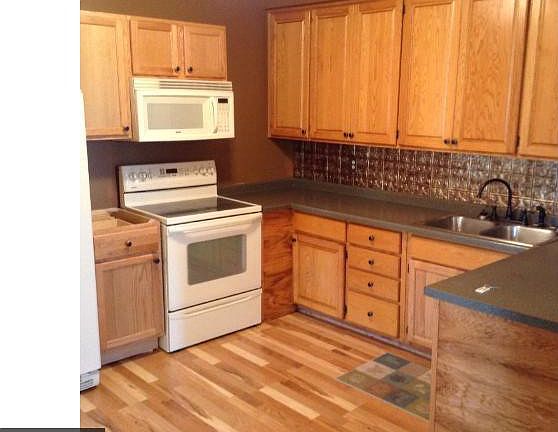 5th image of 205 W Bragg St