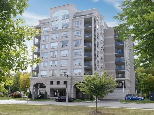 2000 Creekside Dr #Penthouse 901, Hamilton, ON L9H 7S7