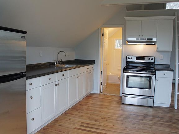 5th image of 121 Union Ave