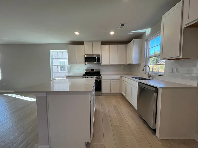 832 Powder Branch Dr — Photo 5