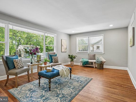 3rd image of 143 Apple Ave