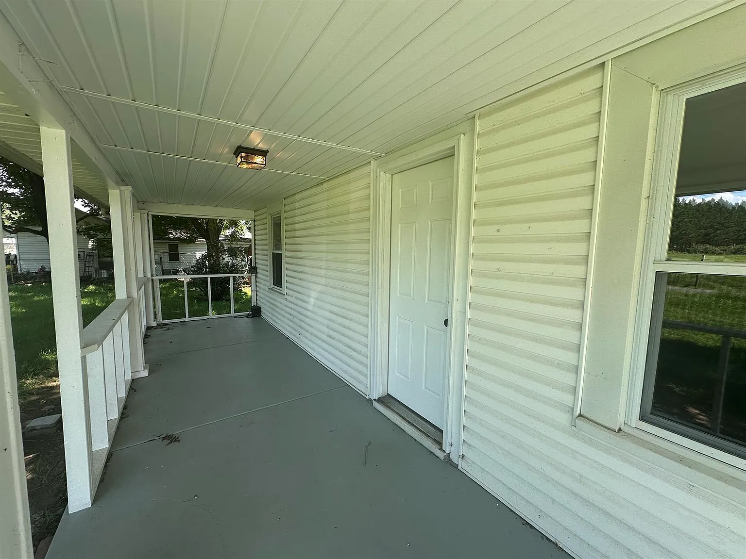 2 bed, 1.0 bath, 1254 sqft, $1,500 — Photo 3