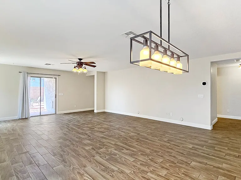 25673 W Northern Lights Way — Photo 13