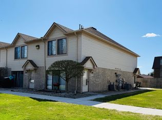 38597 Wellington Dr, Clinton Township, MI 48036