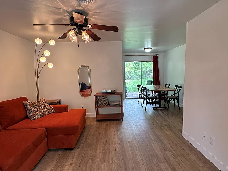 904 Aurora Cir — Photo 4