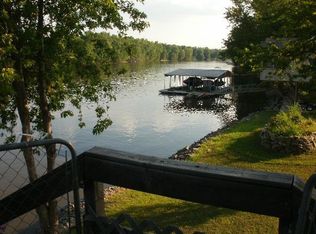 212 Edgewater Beach Rd, Burlington, IA 52601