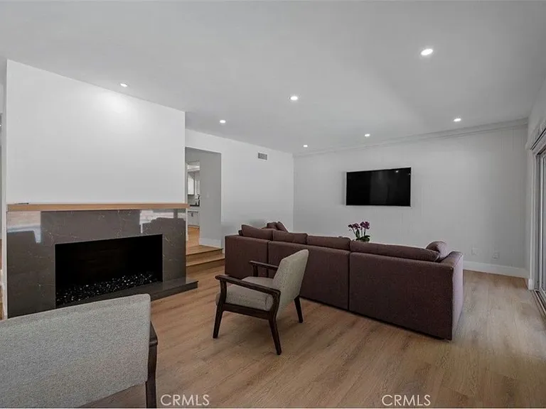 4240 Kingfisher Rd — Photo 5