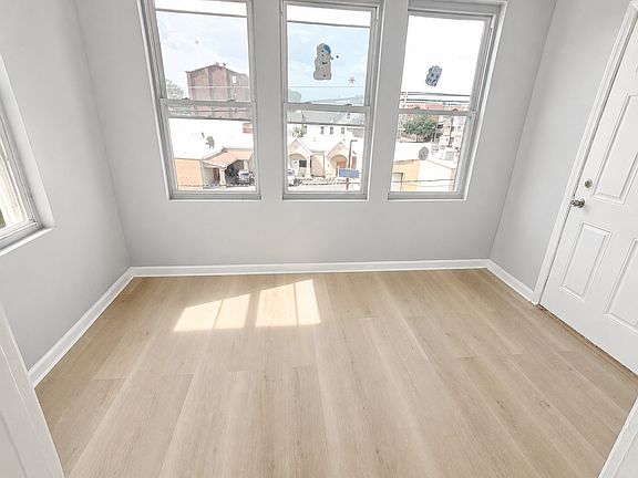 4th image of 354 11th Ave #6A