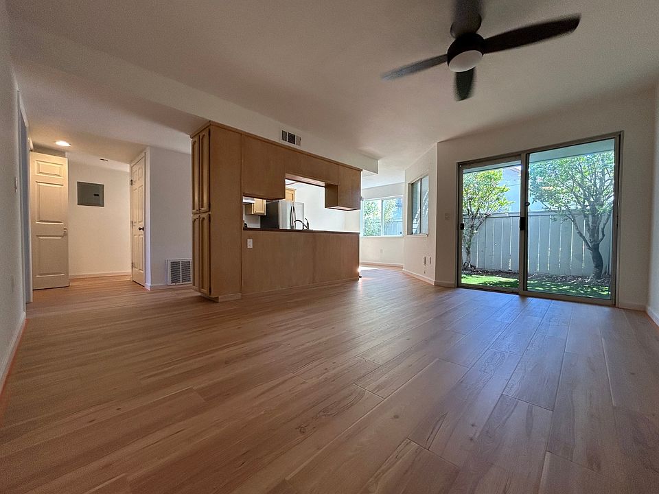 living room / hallway