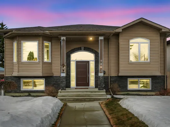 9812 154th St NW, Edmonton, AB T5P 2G6