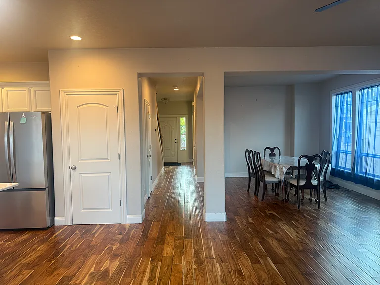 2288 Hollywood Dr NE — Photo 5