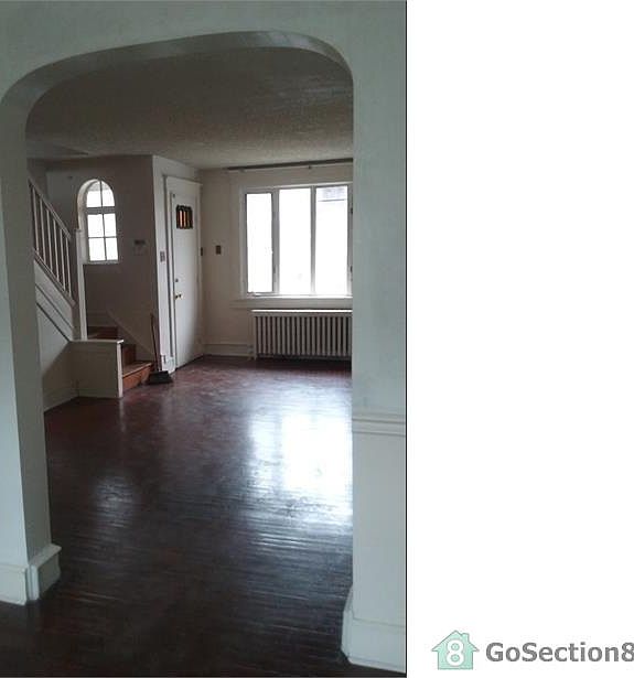 2nd image of 4932 N Franklin St