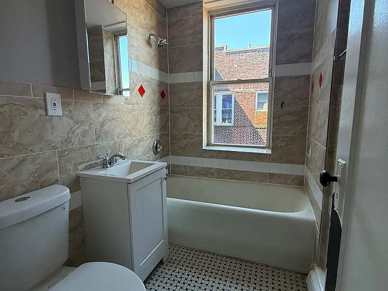 342 Myrtle Ave #C17 — Photo 4