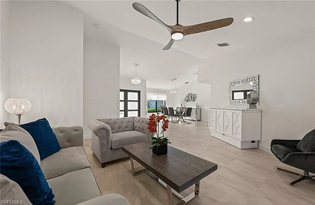 3 bed, 2.0 bath, 2993 sqft, $6,000 — Photo 4