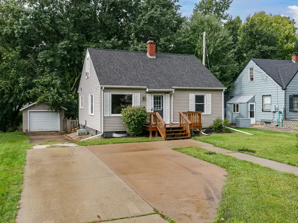 2473 31st Street Ct, Moline, IL 61265