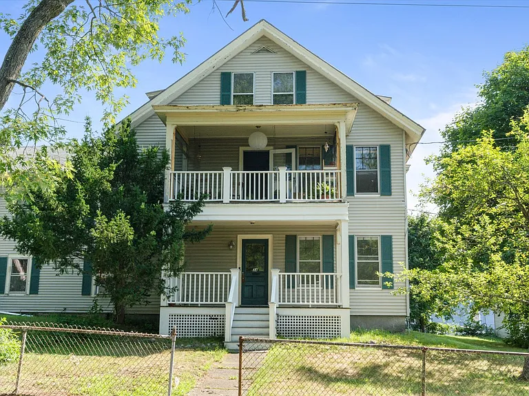 34 Lyndon St #A — Photo 2