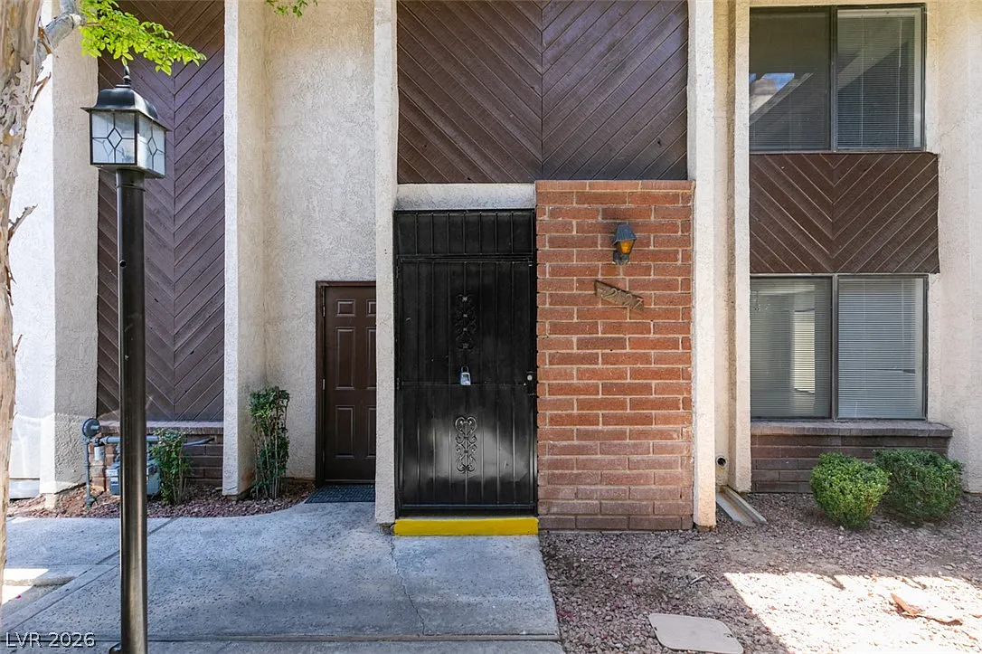 2 bed, 2.5 bath, 1834 sqft, $1,625 — Photo 4