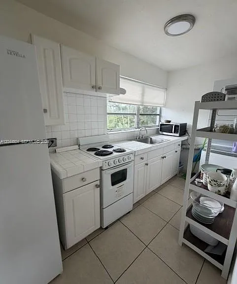 4230 SW 11th St #B — Photo 3