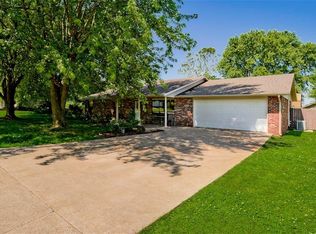702 Forest View Dr, Prairie Grove, AR 72753