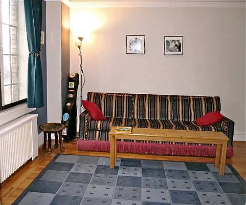 Rented by Warren Lewis Realty | media 28