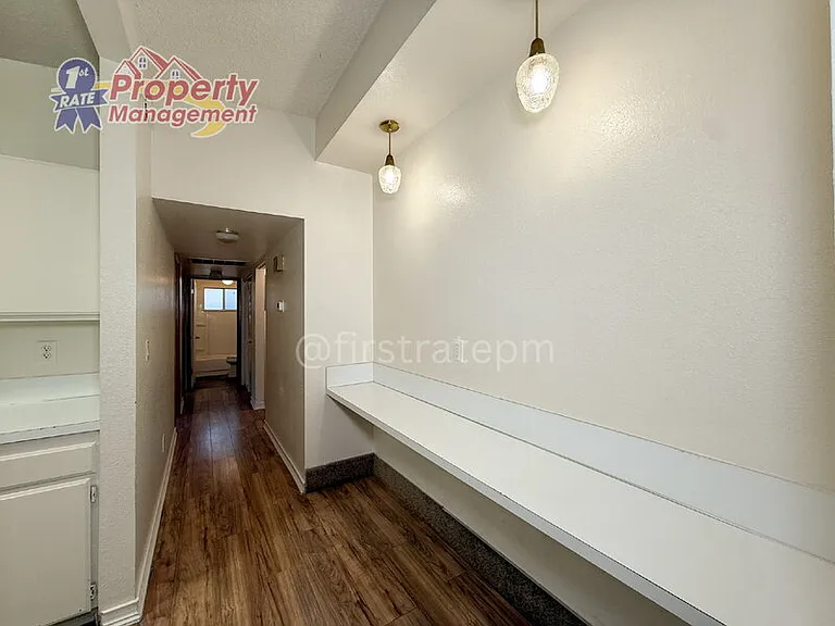 210 S Homedale Ave — Photo 10