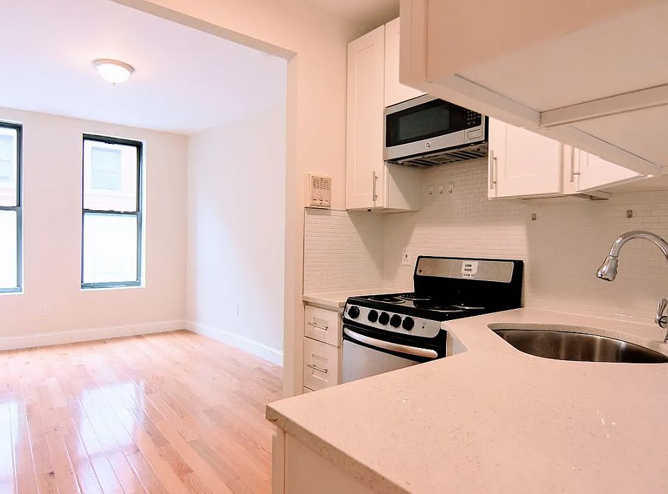 1st image of 425 W 45th St APT 1FE