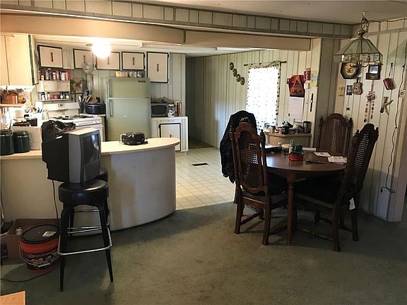 4th image of 8200 County Road 608