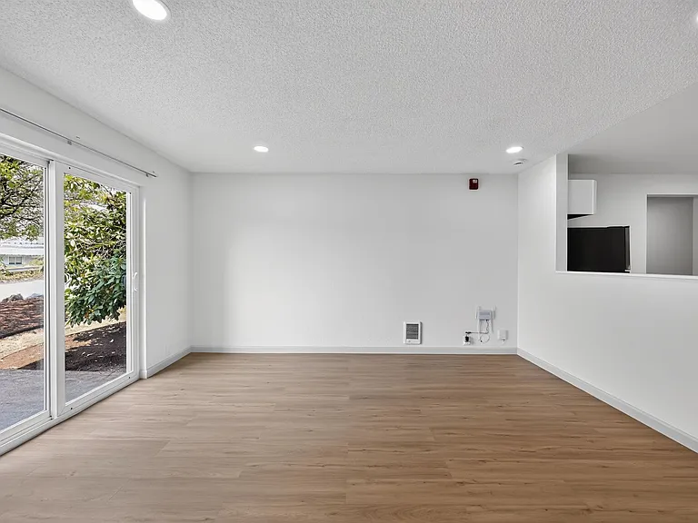 The Clover Apartments — Photo 17
