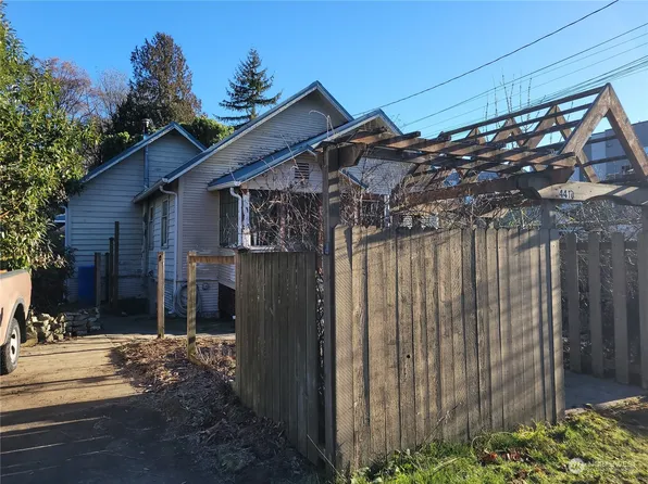 4410 Brygger Drive W, Seattle, WA 98199