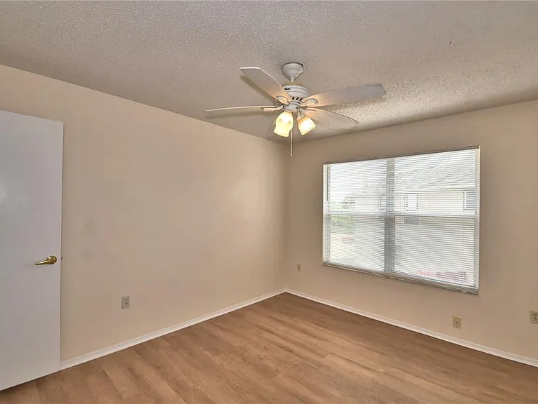 11701 Minto Ct — Photo 38