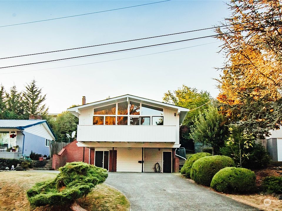 1st image of 305 Academy Dr