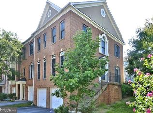 470 Winding Rose Dr, Rockville, MD 20850