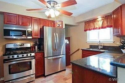3rd image of 498 Longwood Ct