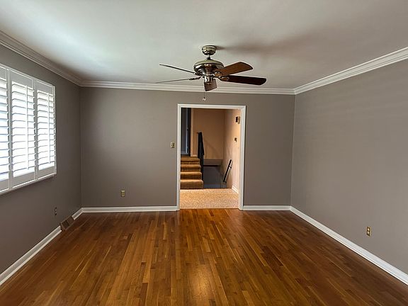 3rd image of 5513 N Hills Dr