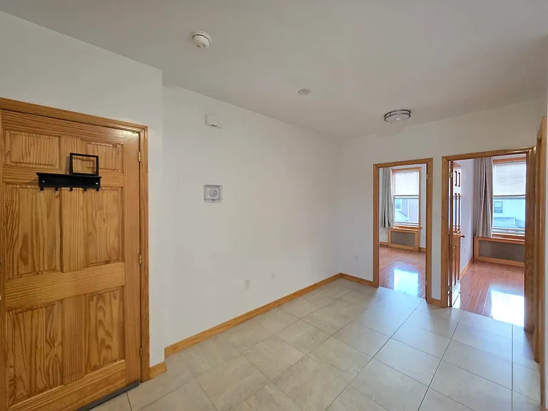 1519 W 5th St #2F — Photo 9